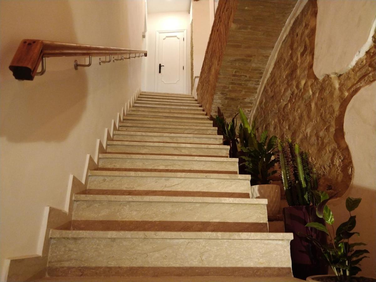 Isi Guesthouse 29 Ези Экстерьер фото