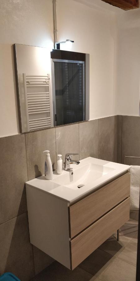 Isi Guesthouse 29 Ези Экстерьер фото