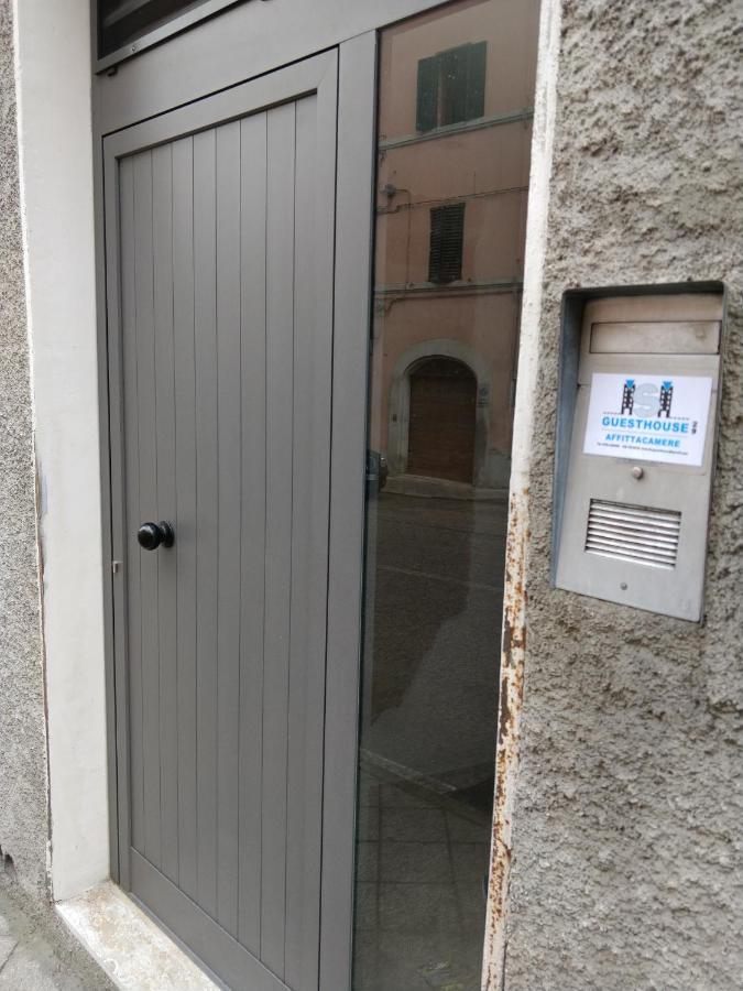 Isi Guesthouse 29 Ези Экстерьер фото